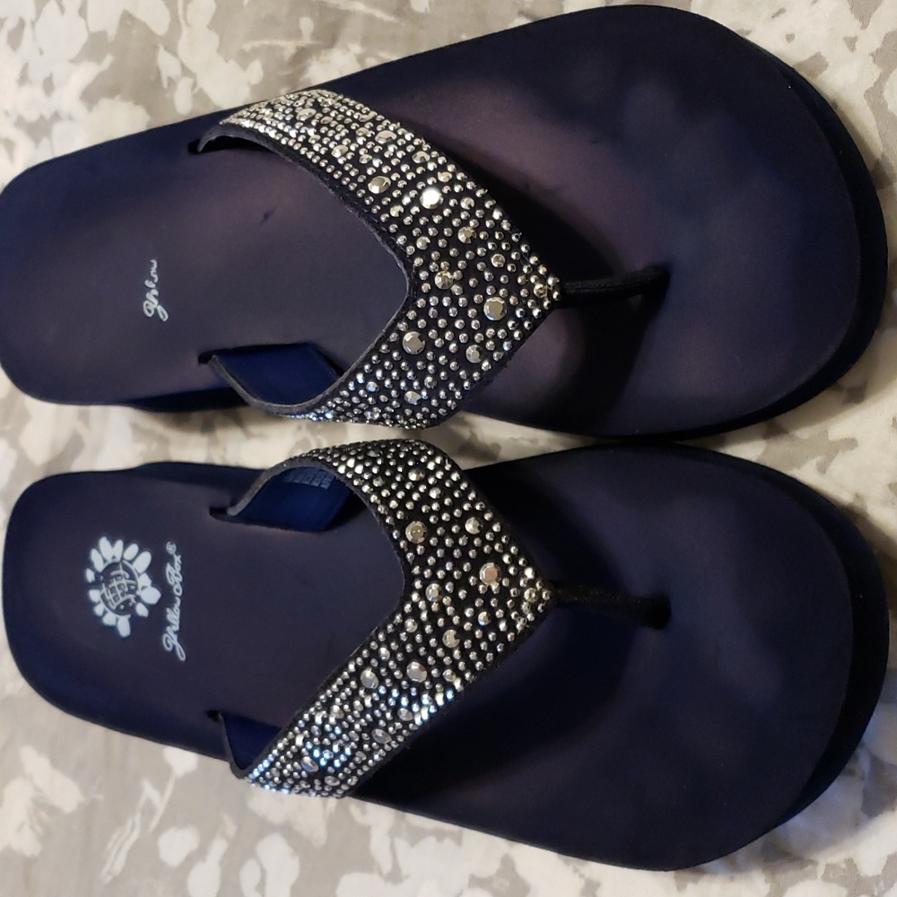 Yellow Box navy/rhinestone (7) flip flops. So comfortable. 1 1/2 in heel.